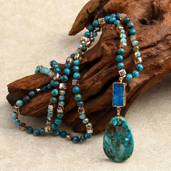 Jewelry - Turquoise Beaded Pendant Necklace - Women Jewelry